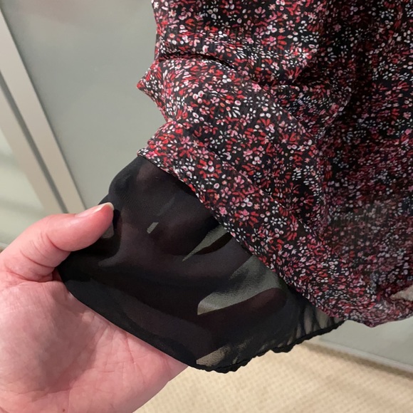 Floral sleeveless blouse - Picture 4 of 6